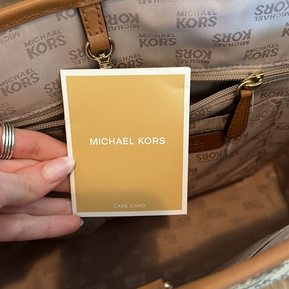 Michael Kors Tote Bag - Picture 3 of 5